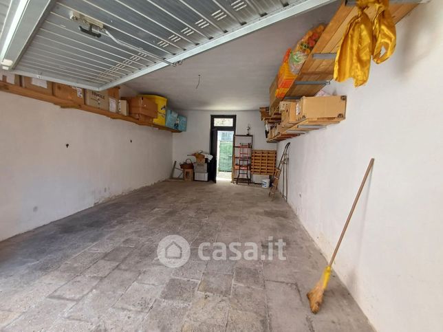Box/posto auto in residenziale in Via Vercelli