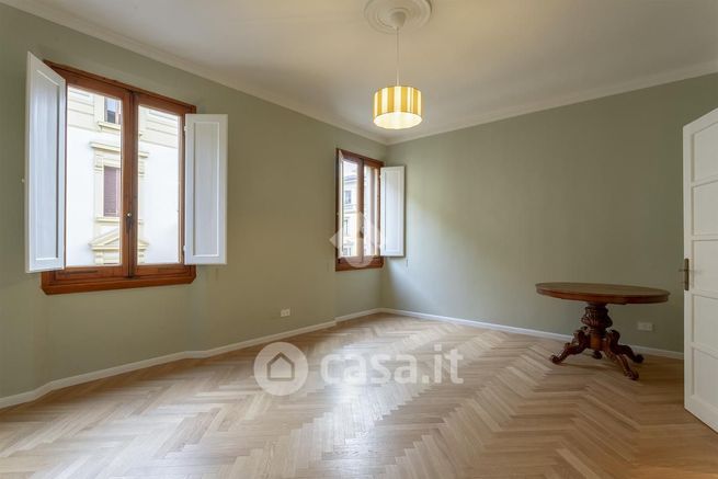 Appartamento in residenziale in Via Giuseppe la Farina 43