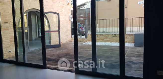 Ufficio in commerciale in Via Martiri di Belfiore