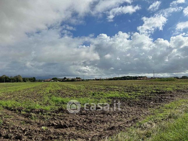 Terreno agricolo in commerciale in 