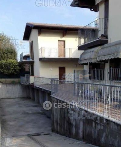 Appartamento in residenziale in Via Romagna 8