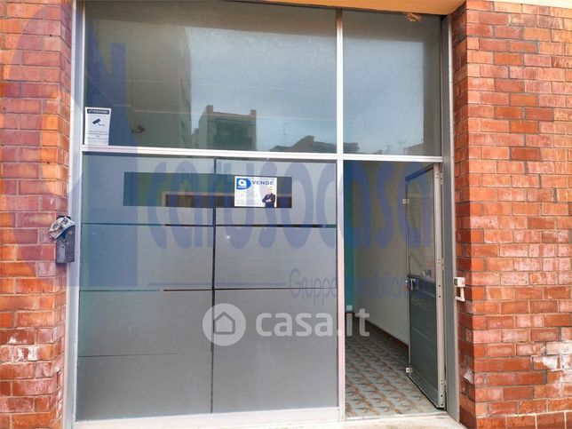 Ufficio in commerciale in Via Adua 4