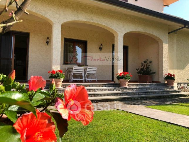 Casa bi/trifamiliare in residenziale in Via Trento 124