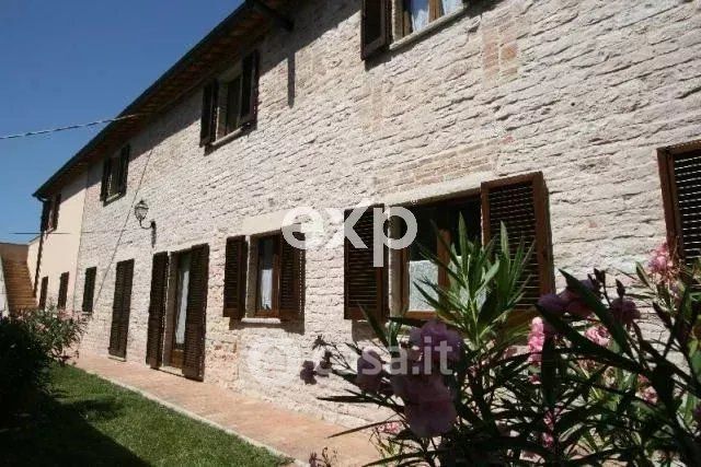 Casa indipendente in residenziale in Strada Monte Peruzzo 63