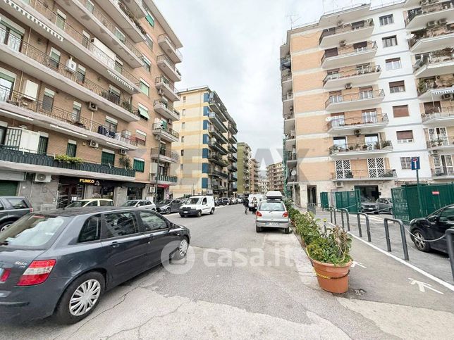 Box/posto auto in residenziale in Via Guido De Ruggiero