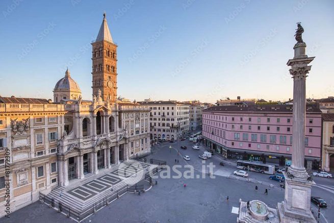 Attivitã /licenza (con o senza mura) in commerciale in Piazza di Santa Maria Maggiore 7