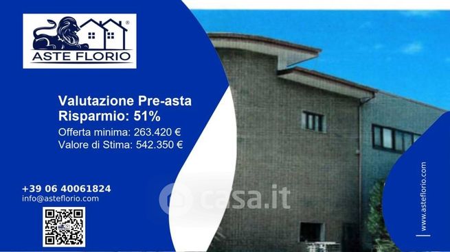 Capannone in commerciale in Via Panfilio Mollo