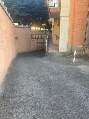 Box/posto auto in residenziale in Via delle Grotte 17
