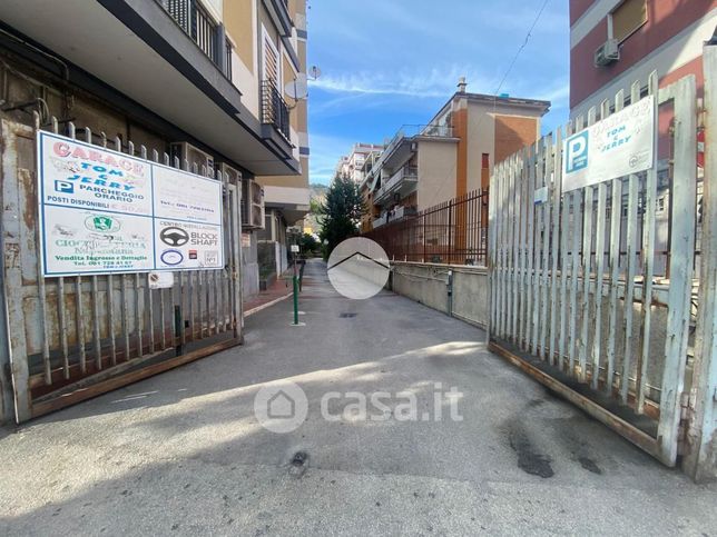 Box/posto auto in residenziale in Via dell'Epomeo 276