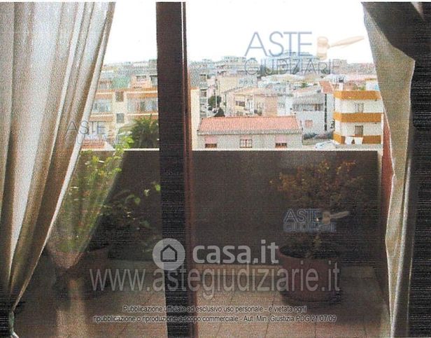Box/posto auto in residenziale in Via dei Grilli 12