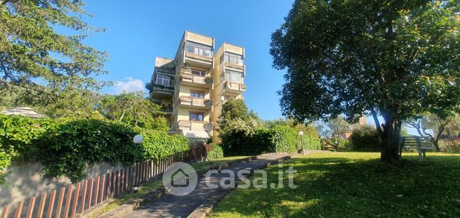 Appartamento in residenziale in Via Cassia 1689