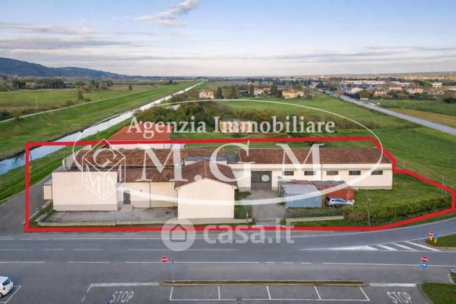 Capannone in commerciale in Via Vecchia Bientinese