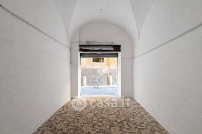 Capannone in commerciale in Piazza Giovan Battista Donati 2