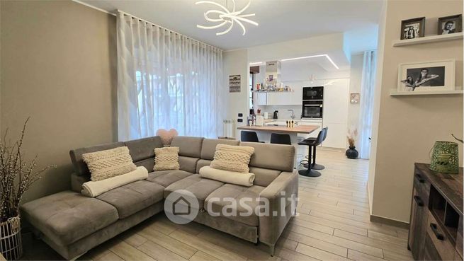 Appartamento in residenziale in Via Friuli 21