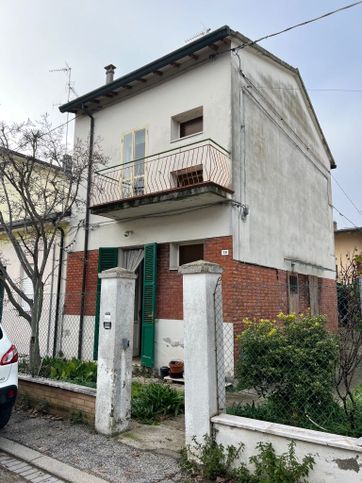 Villetta a schiera in residenziale in Via Monte San Gabriele 19