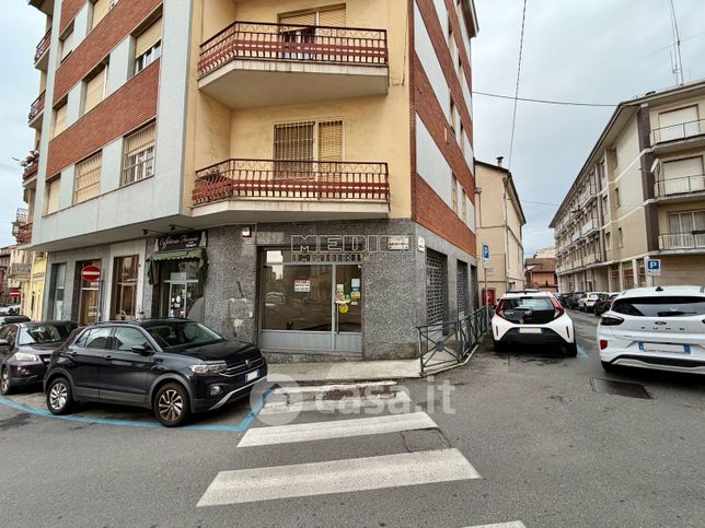 Ufficio in commerciale in Via Francesco Morelli 34