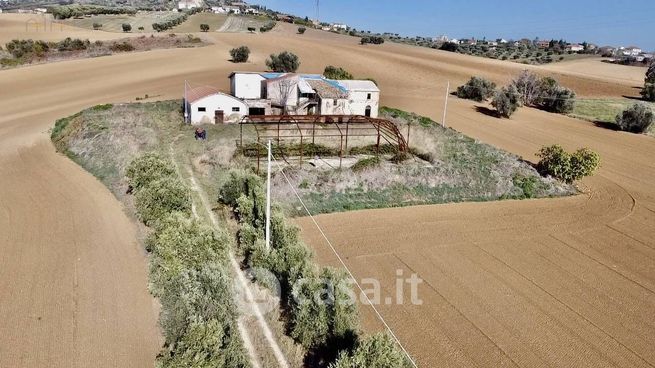 Rustico/casale in residenziale in Contrada Rio Moro 21