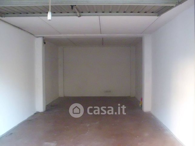 Garage/posto auto in residenziale in Via Ginepra