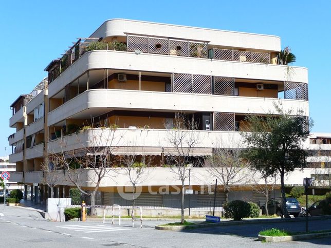 Appartamento in residenziale in Via Paolo Stoppa 44