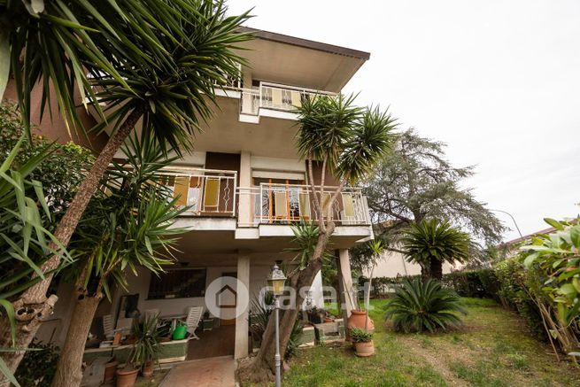 Villetta a schiera in residenziale in Viale Telamonio