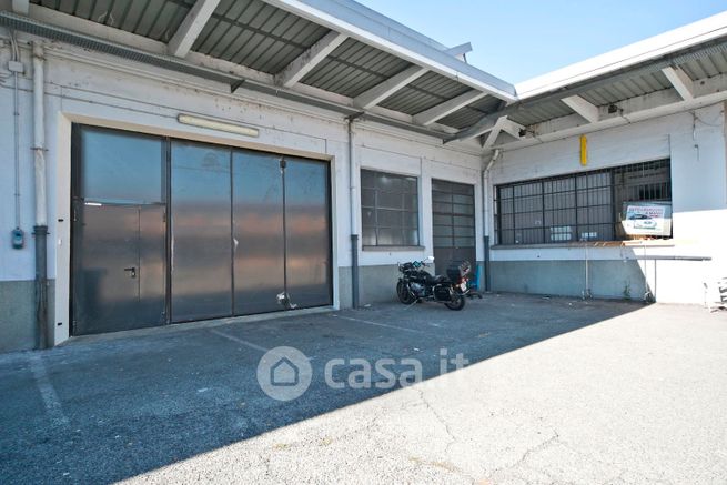 Capannone in commerciale in Strada Antica di Grugliasco