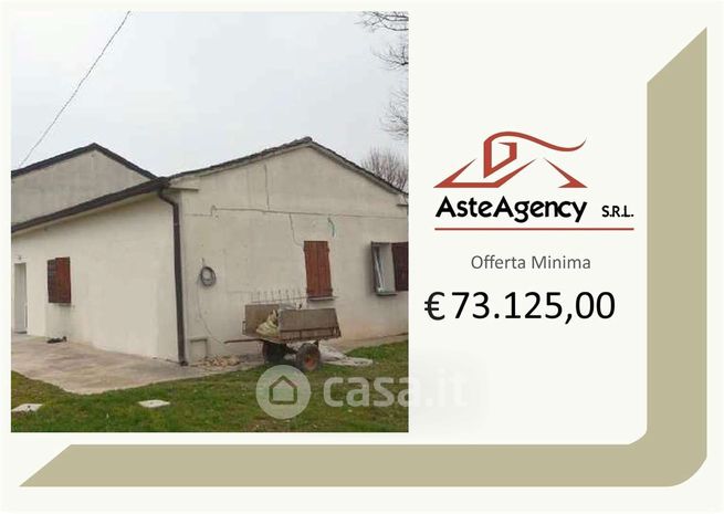 Rustico/casale in residenziale in Strada Rovigana 29