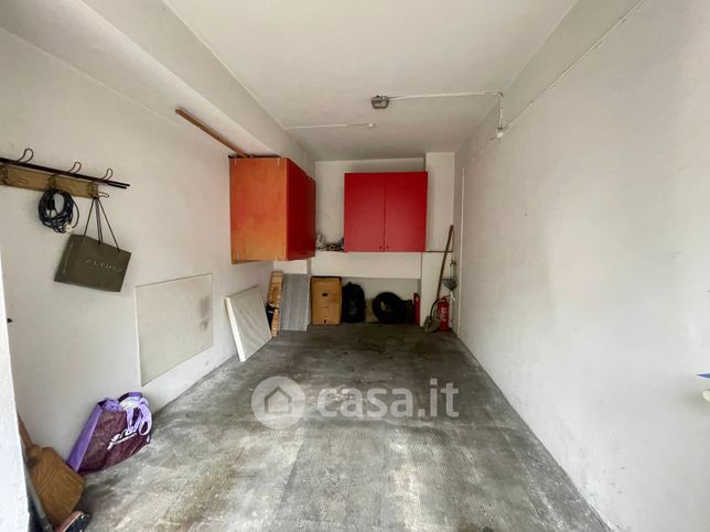 Garage/posto auto in residenziale in Via San Calimero 19