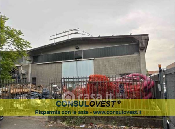 Capannone in commerciale in Via Staffora 12