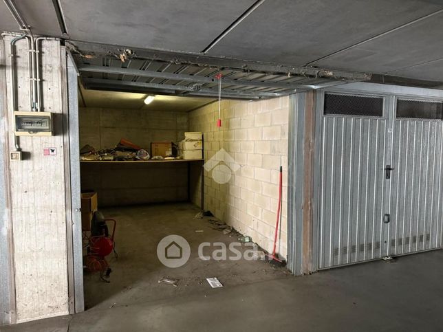 Box/posto auto in residenziale in Via Domenico Cimarosa