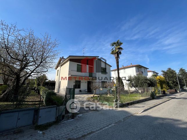 Casa indipendente in residenziale in Via Reda 1