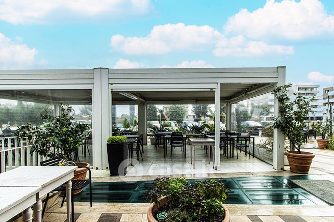 Attivitã /licenza (con o senza mura) in commerciale in Piazza Enrico Martini 10