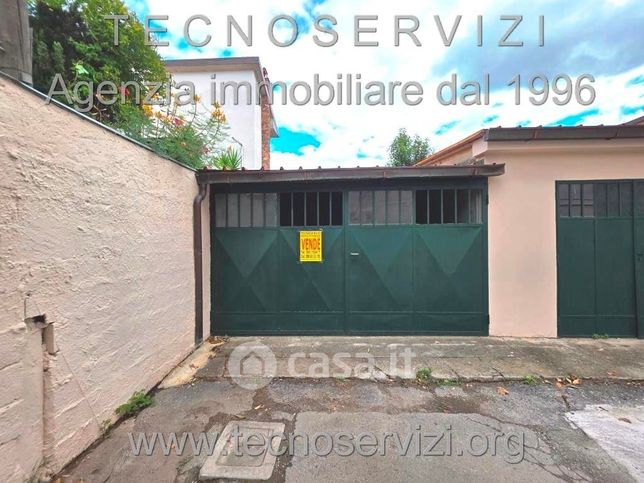Box/posto auto in residenziale in Via Marruota 145