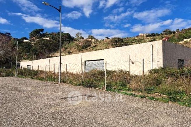 Capannone in commerciale in Via Torrente Trapani 52