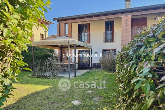 Villetta a schiera in residenziale in Via Commenda