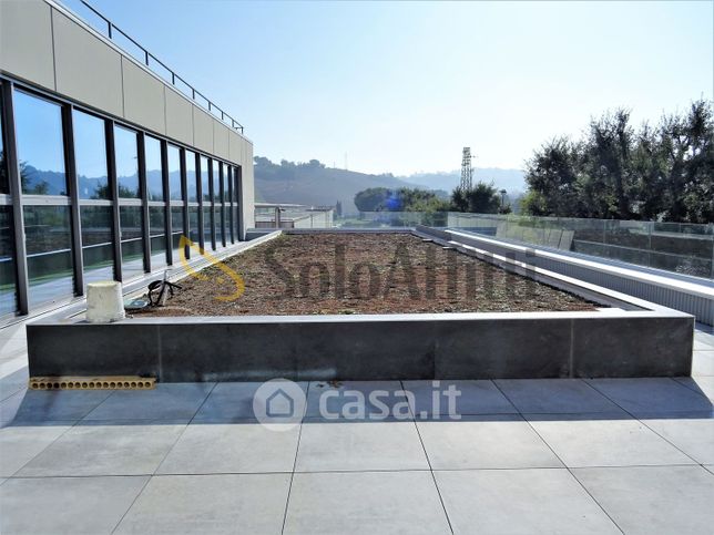 Ufficio in commerciale in 