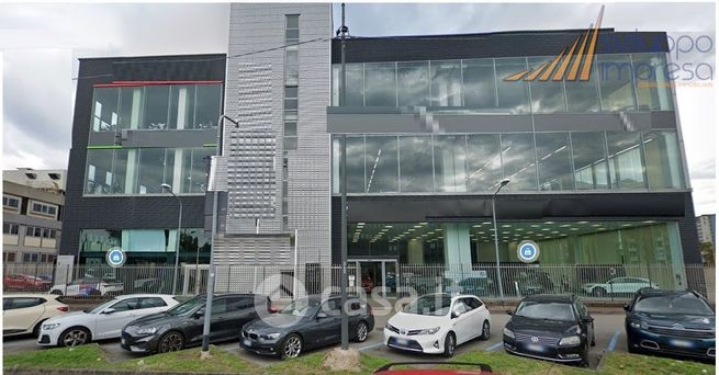 Capannone in commerciale in Viale Fulvio Testi 326