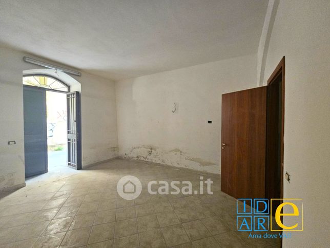 Negozio/locale commerciale in commerciale in Via Principe di Resuttana 13