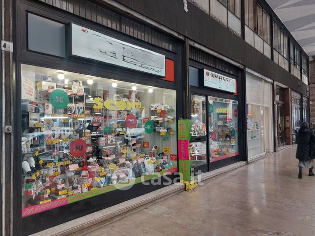 Negozio/locale commerciale in commerciale in Via Guglielmo Marconi 41