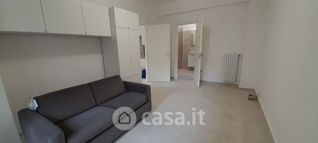 Appartamento in residenziale in Via Domenico Fontana 58