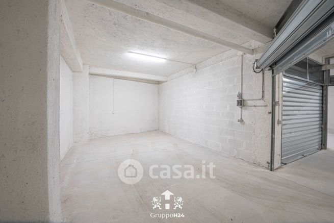 Box/posto auto in residenziale in Via Cardinale Givseppe Pizzardo 7