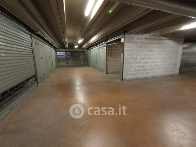 Box/posto auto in residenziale in Via Felice Musso 11