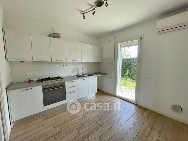 Casa bi/trifamiliare in residenziale in Via Bellini