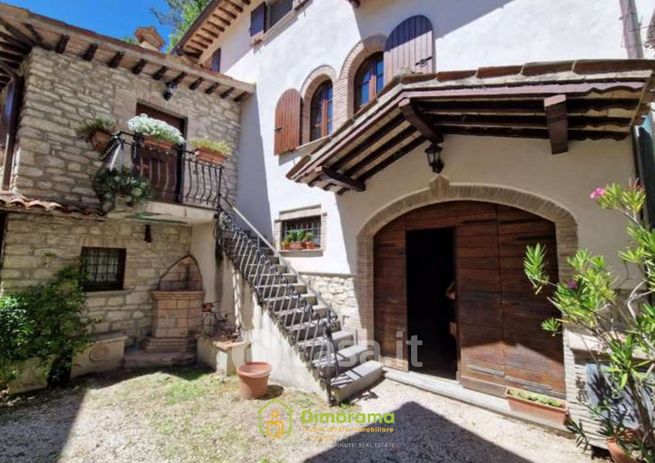Appartamento in residenziale in Via della Rocchetta 41