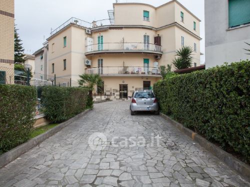 Appartamento in residenziale in Piazza Giuseppe Raggio 8
