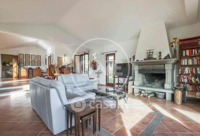 Villa in residenziale in Strada delle Piane