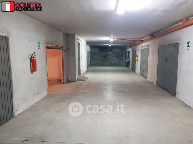 Garage/posto auto in residenziale in Via Spiniello