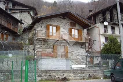 Casa bi/trifamiliare in residenziale in Frazione Bracchiello 134