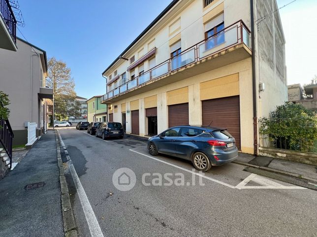 Appartamento in residenziale in Via Pietro de Stefani 1