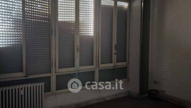 Ufficio in commerciale in Piazza Europa 3