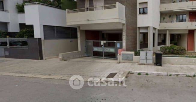 Garage/posto auto in residenziale in Viale Aldo Moro